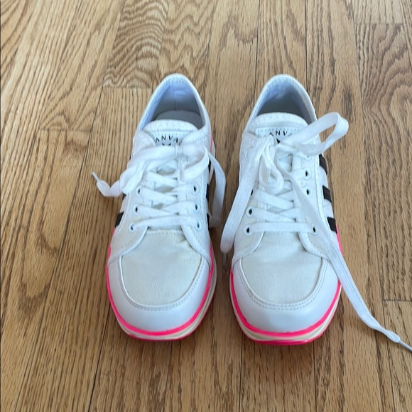 Canvas Fashion Shoes - White and Pink Sneakers with Sporty Low-Top Design